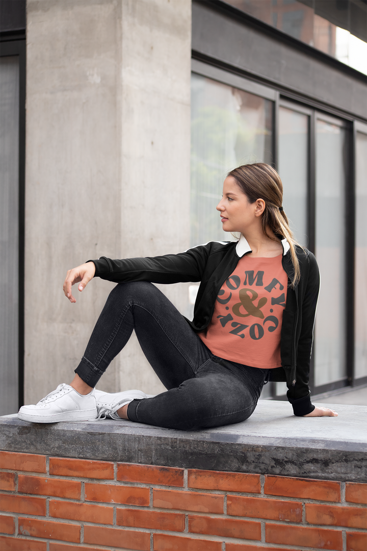 Comfy & Cozy - Women’s high-waisted t-shirt